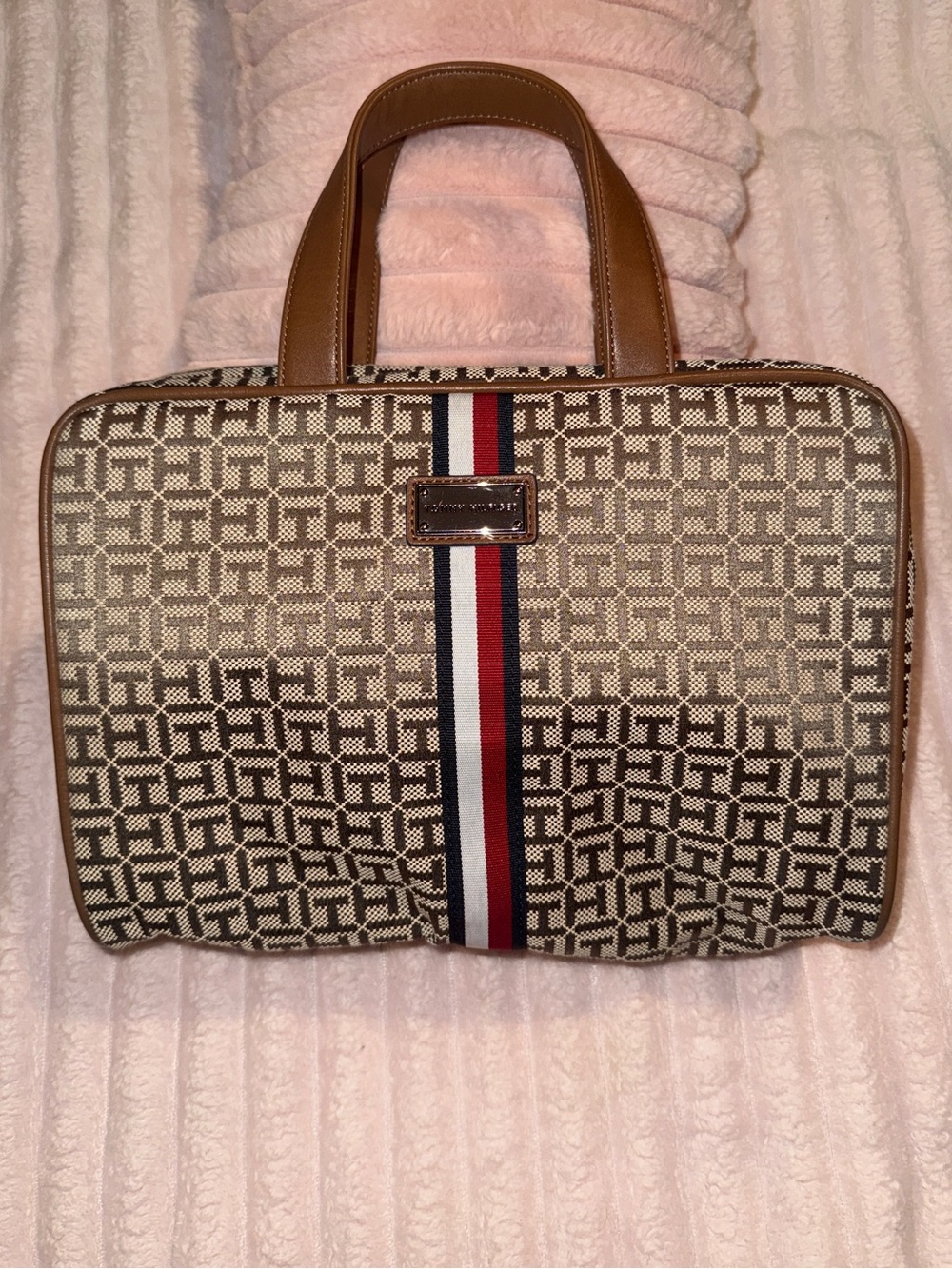 Tommy Hilfiger Monogram Jacquard Toiletry
Cosmetic Travel Bag NWOT